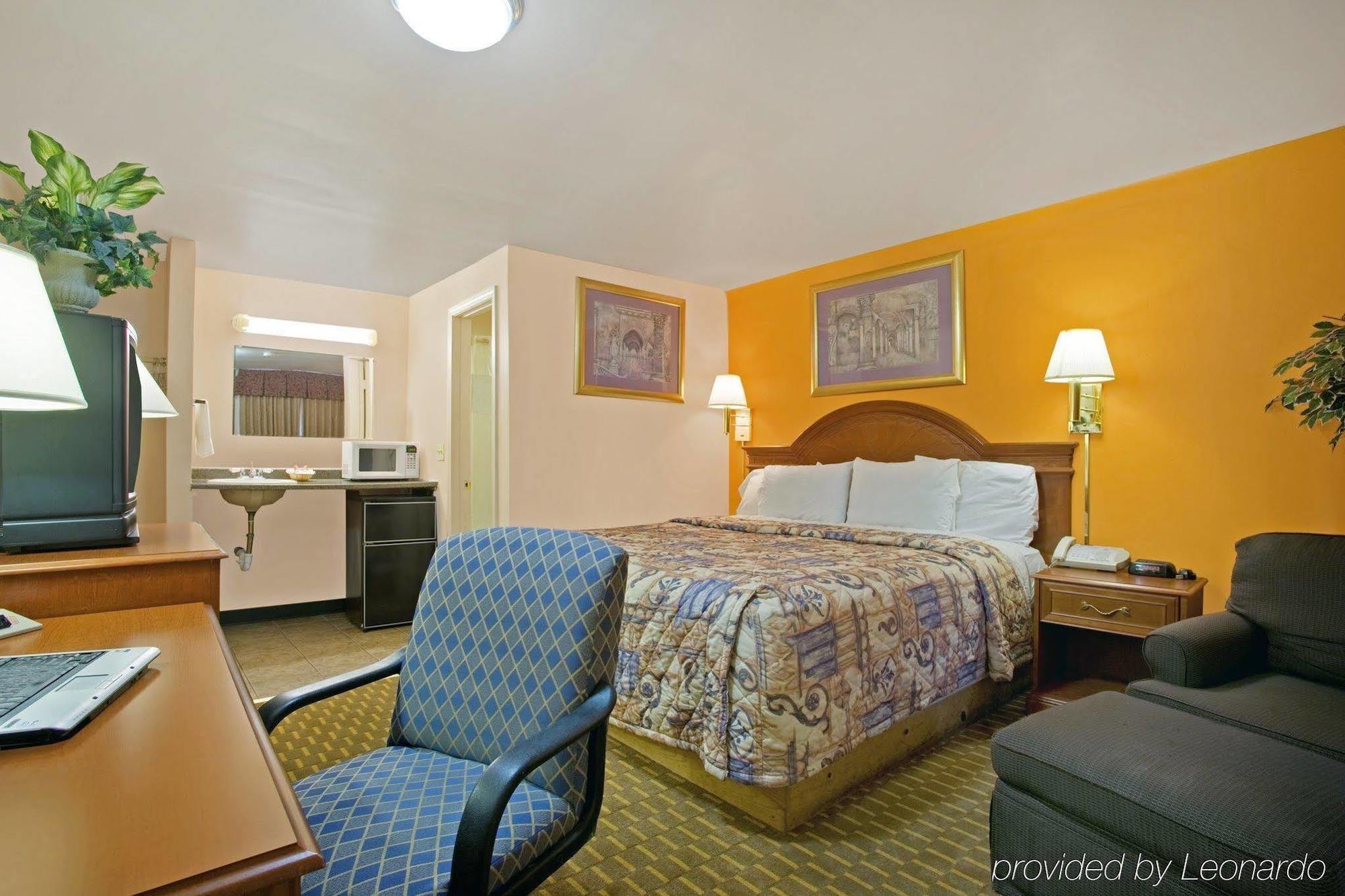 Americas Best Value Inn Eugene Room photo